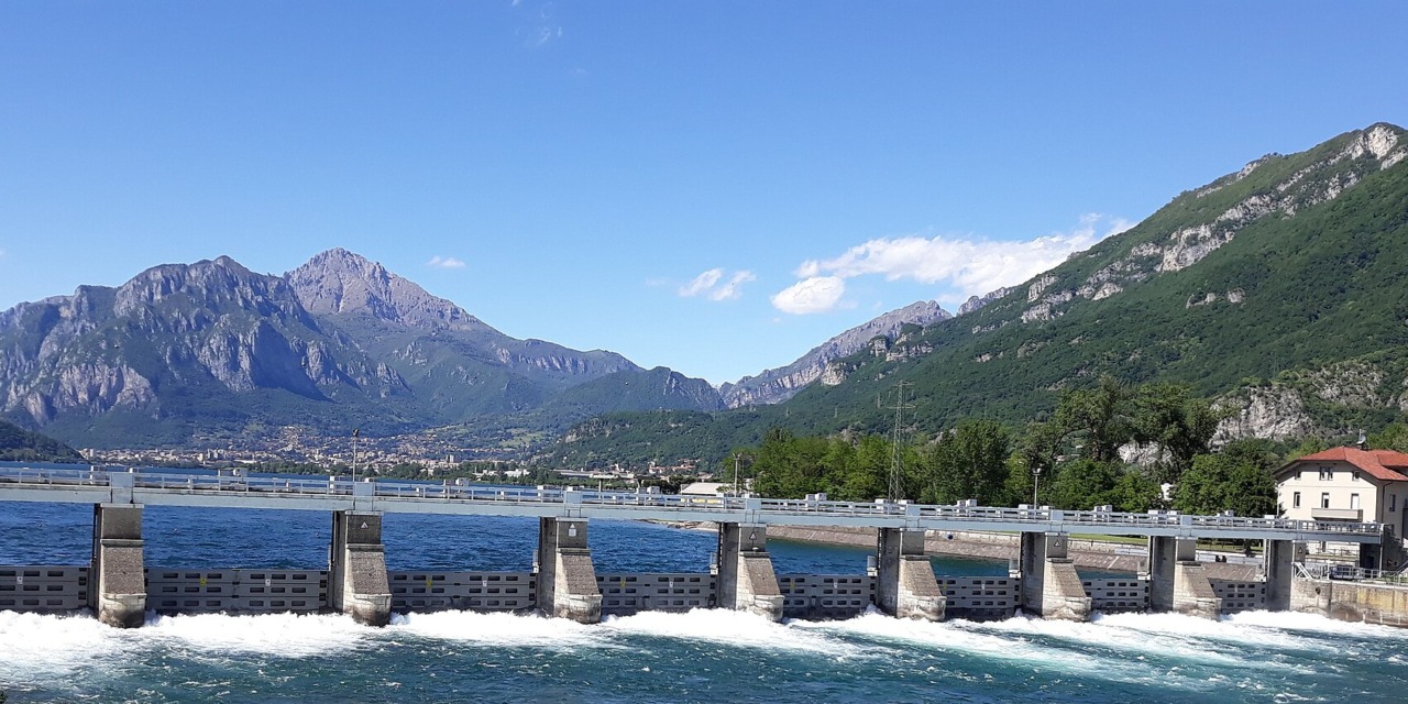 Emergenza siccità, l’Adda torna a respirare: dalla Valtellina al Lago di Como più acqua per i campi