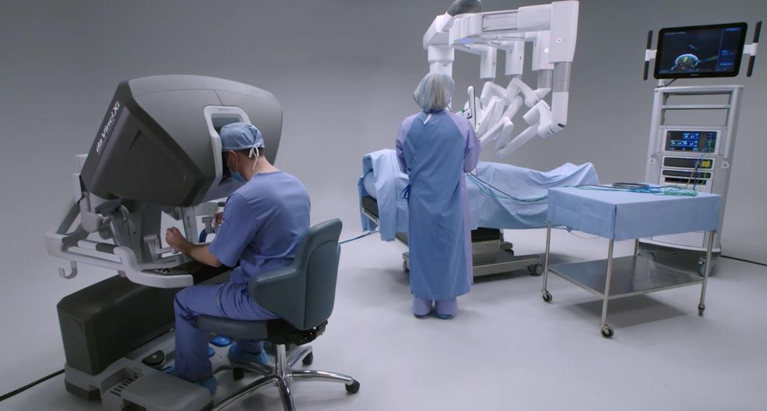 Lecco, debutta la chirurgia robotica: nuove strategie per i tumori al polmone