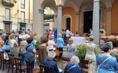 Lecco celebra Santa Marta: distribuiti 800 michini