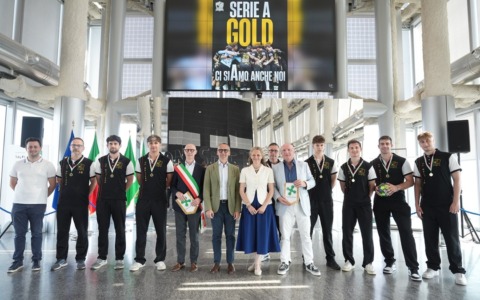L’Hc San Giorgio Molteno festeggia la promozione in Serie A Gold a Palazzo Lombardia