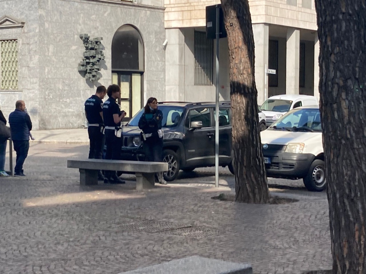 Lecco, controlli in piazza Garibaldi: quattro allontanamenti per comportamenti molesti