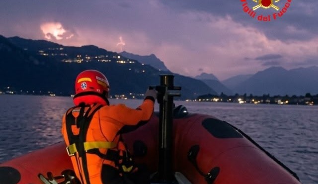 Parapendio precipitato nel lago: intervento dei Vigili del fuoco, ma era un falso allarme