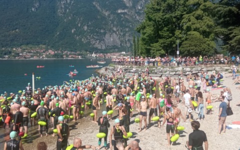 In oltre 800 alla Traversata del Lario: vince il mandellese Matteo Venini