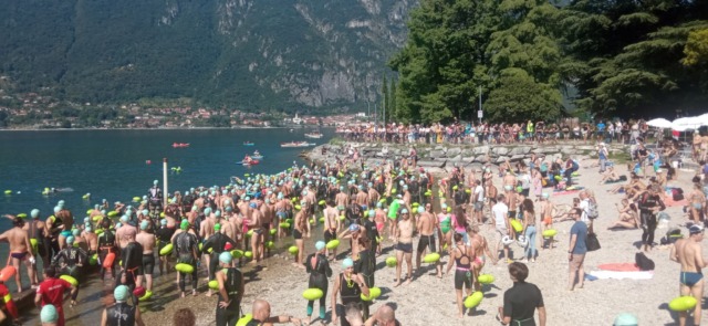 In oltre 800 alla Traversata del Lario: vince il mandellese Matteo Venini