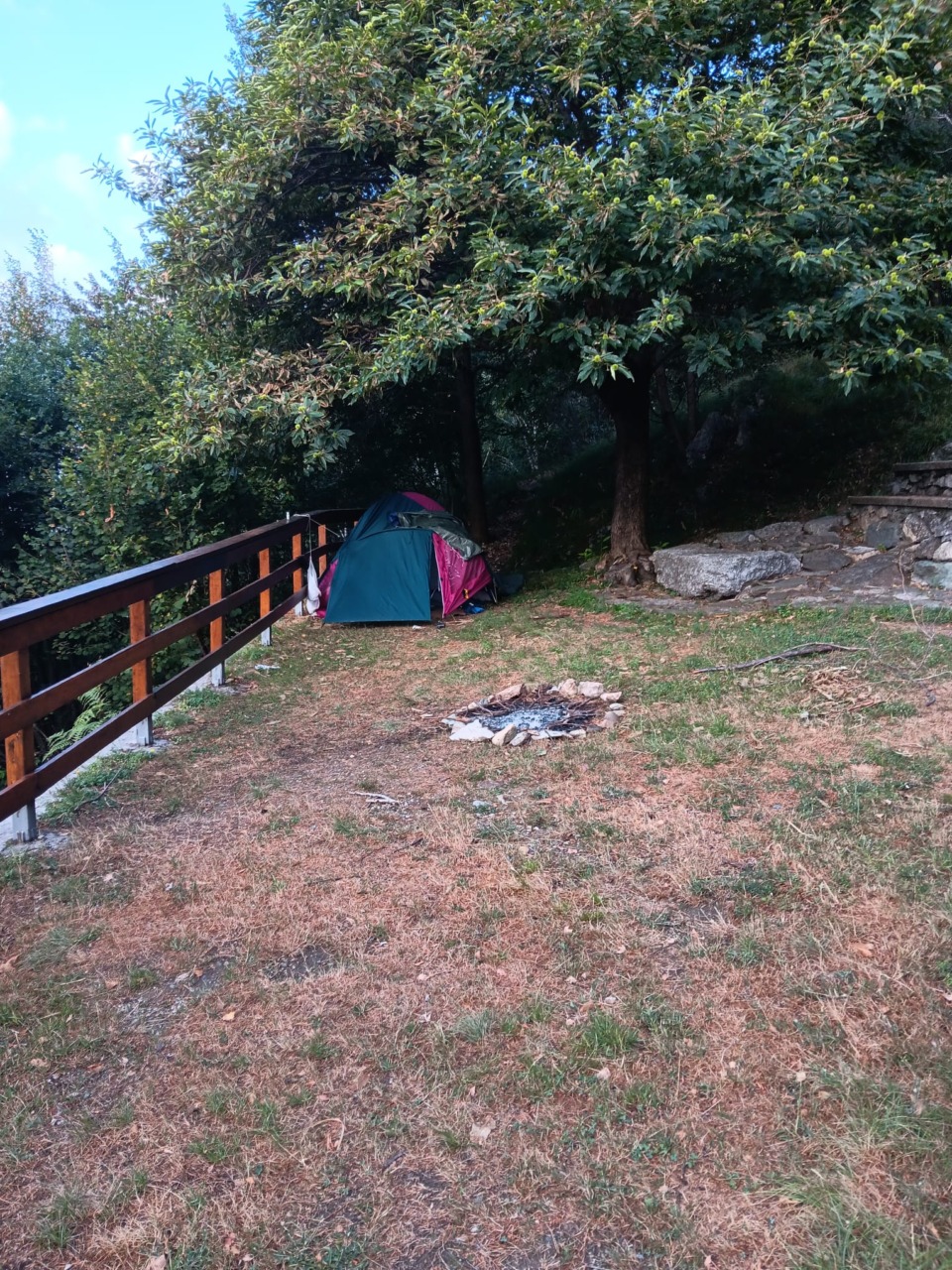 Braciere a terra al Sasso di Preguda, la denuncia dei volontari: “Gesto irresponsabile”