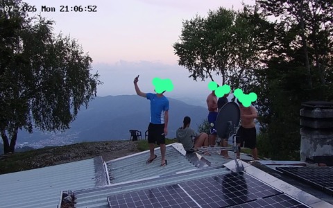 Vandalismi in montagna: dopo il Ferrario, colpito il bivacco del Magnodeno