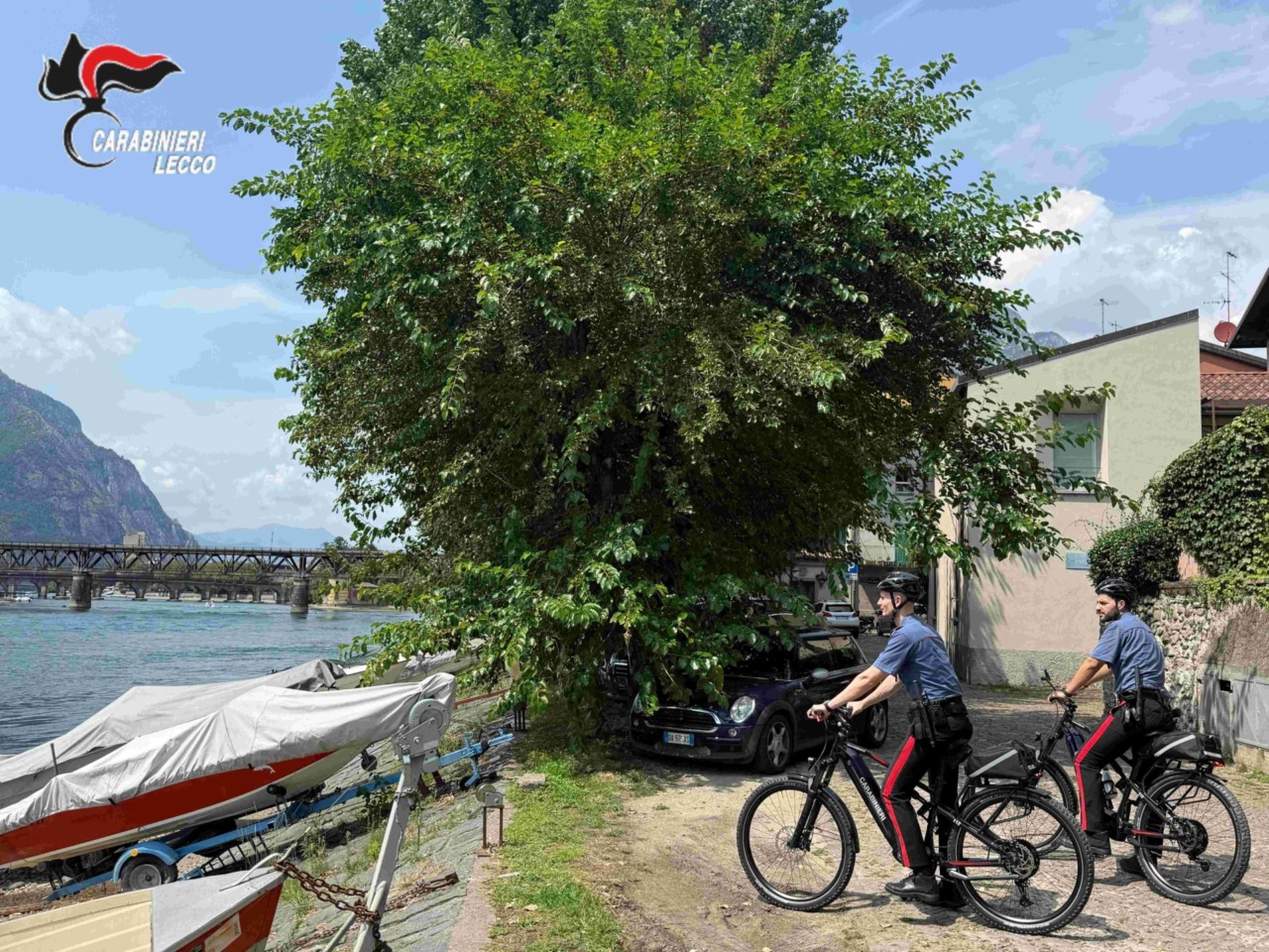 Lecco, pattuglie dei Carabinieri in e-bike per un’estate più sicura