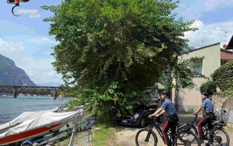 Lecco, pattuglie dei Carabinieri in e-bike per un’estate più sicura