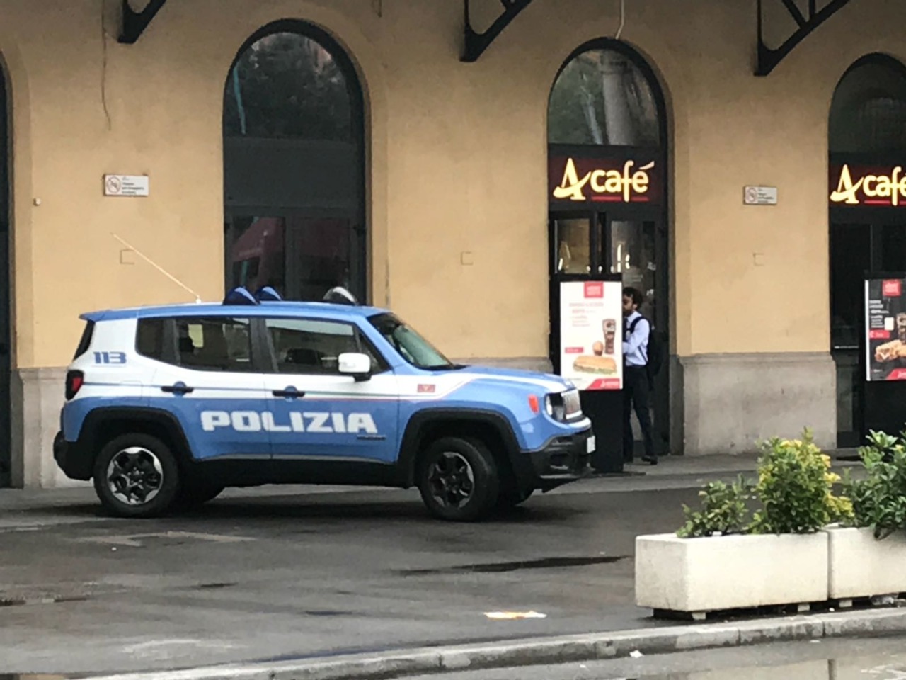 Truffa a un’anziana nel Lecchese: fermato dalla Polizia sul treno con gioielli per oltre 50 mila euro