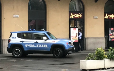 Truffa a un’anziana nel Lecchese: fermato dalla Polizia sul treno con gioielli per oltre 50 mila euro