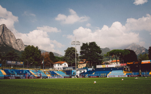 Calcio Lecco, oggi  raduno al Rigamonti-Ceppi. Prima amichevole a porte chiuse il 23