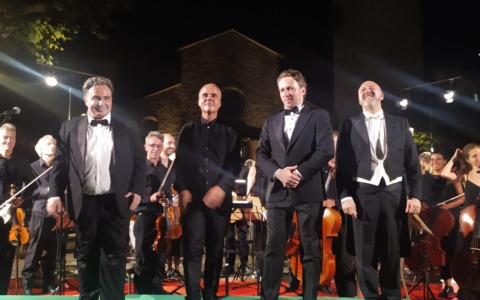 Varenna incanta il mondo con la grande lirica