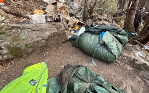 Colico, controlli ad alto impatto: smantellati bivacchi e sequestrate armi e droga