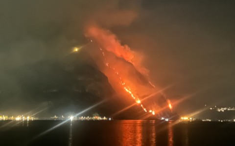 Incendio sul Moregallo, dopo 14 giorni l’emergenza è finita: il rogo è ufficialmente spento