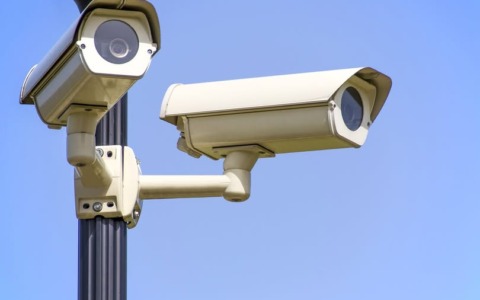 Lecco, rifiuti abbandonati: prime sanzioni grazie alle telecamere