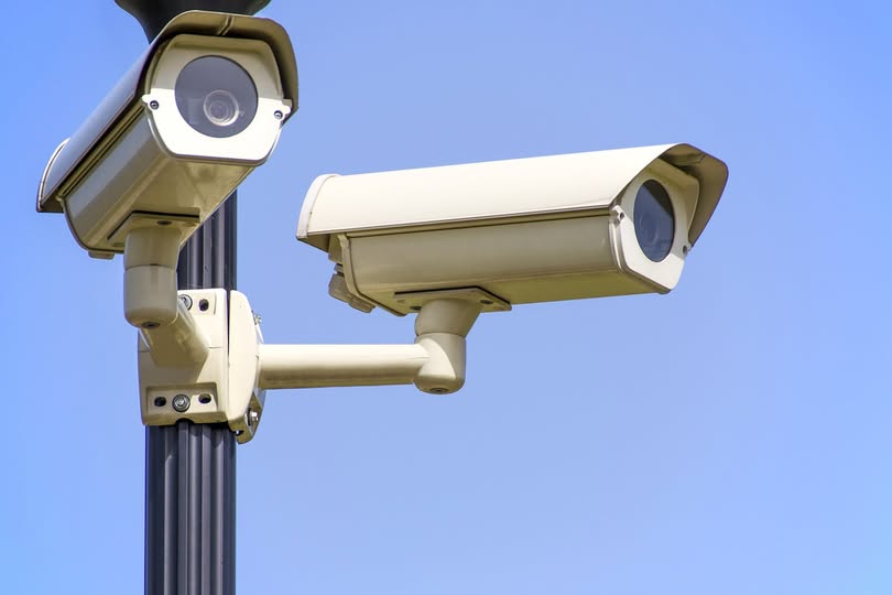 Lecco, rifiuti abbandonati: prime sanzioni grazie alle telecamere