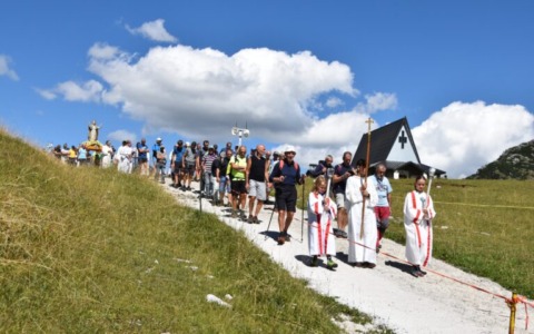 Piani di Bobbio, la Comunità Pastorale celebra Maria Regina dei Monti: fede, tradizione e fraternità in alta quota