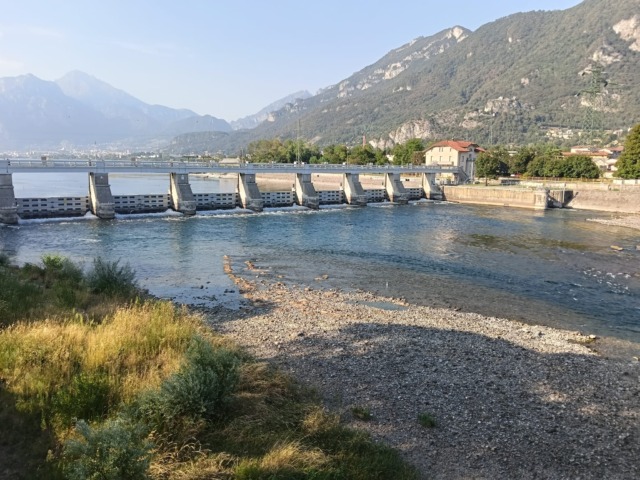 Adda sempre più basso, a Olginate affiorano nuove isole: il lago scende a -31 centimetri