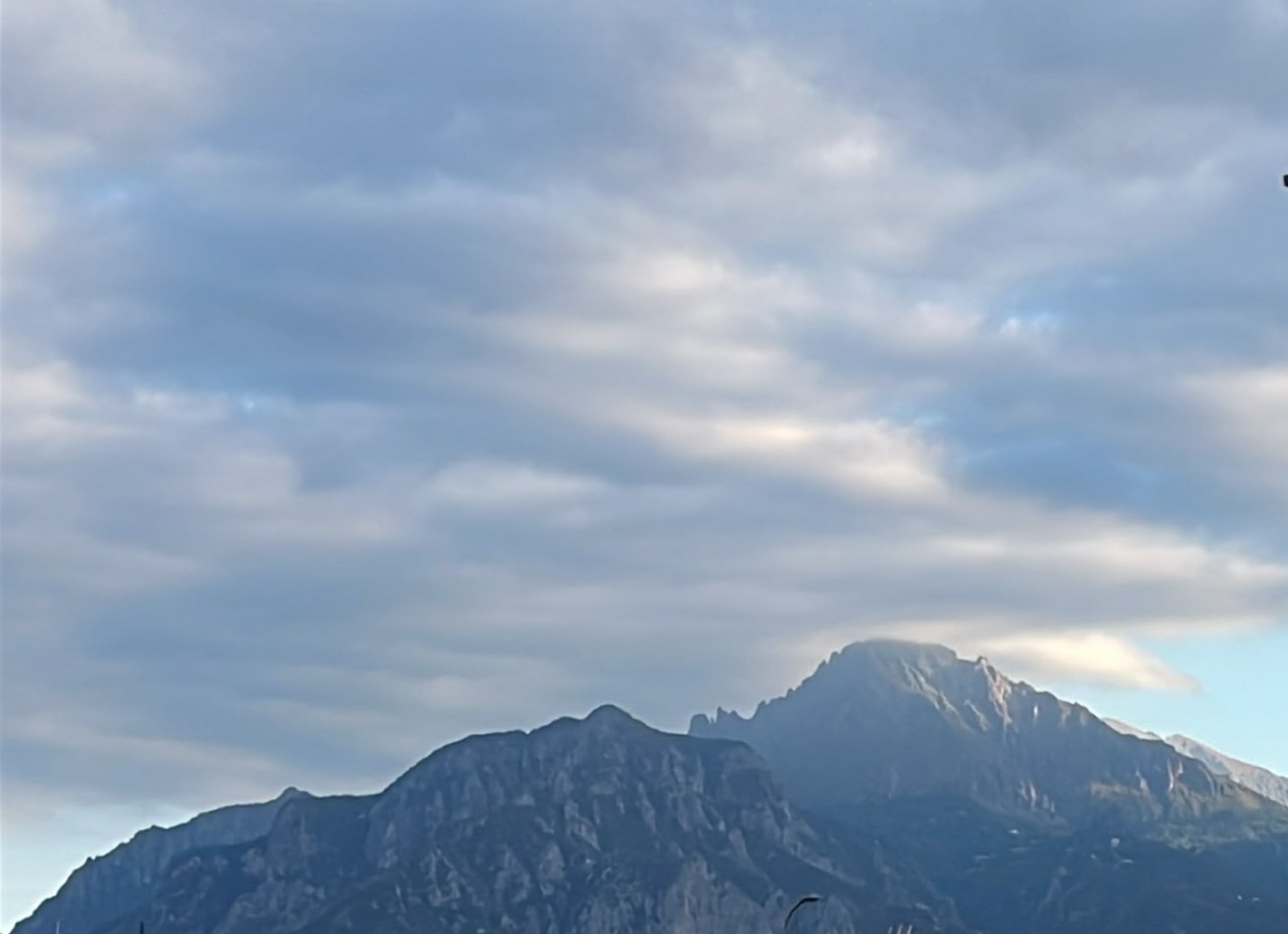 Meteo Lecco: ancora caldo, ma nei prossimi giorni tornano nuvole e instabilità