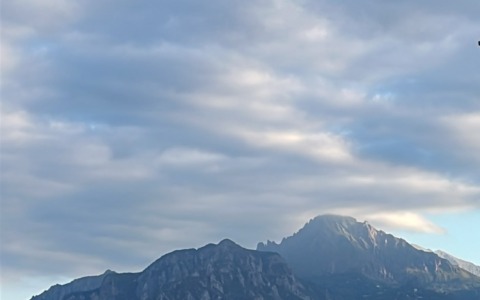 Meteo Lecco: ancora caldo, ma nei prossimi giorni tornano nuvole e instabilità