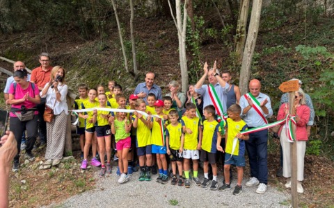 Un balcone affacciato sul lago: inaugurato il parco della Rocca