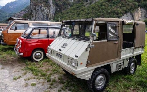 Pasturo, una sfilata che profuma di storia: auto e moto d’epoca riportano il paese indietro nel tempo
