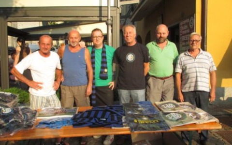 Grande festa nerazzurra in piazza con l’Inter club per il tesseramento