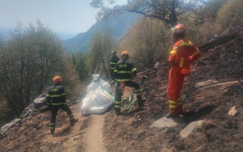 Incendio Moregallo: continua la bonifica, ma serve la pioggia