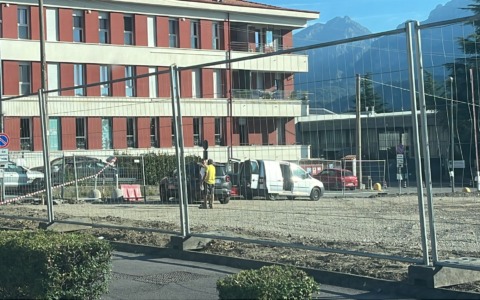 A Garlate  in arrivo 25 nuovi parcheggi e un campo da beach volley