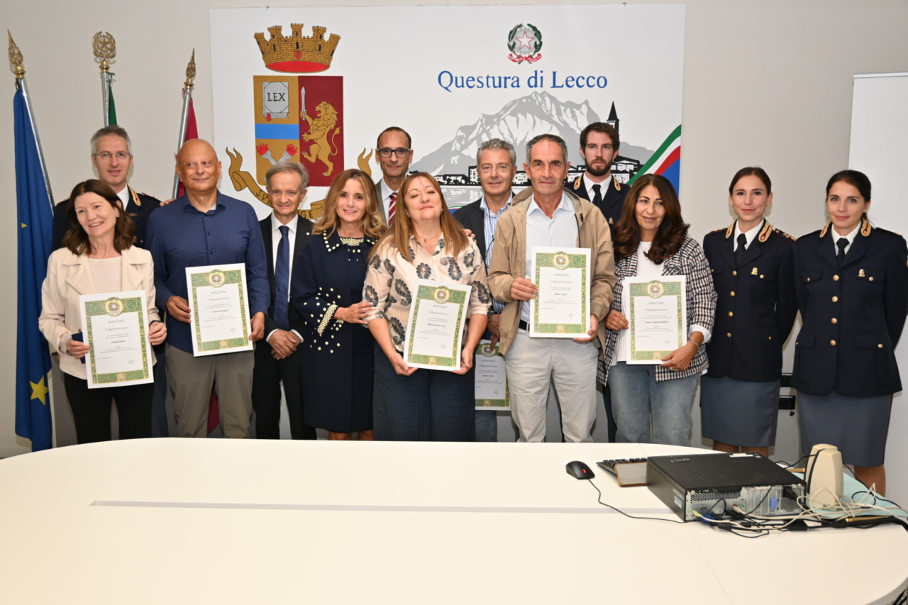 San Michele Arcangelo, la Polizia di Stato celebra il Patrono: premiati sei poliziotti in pensione