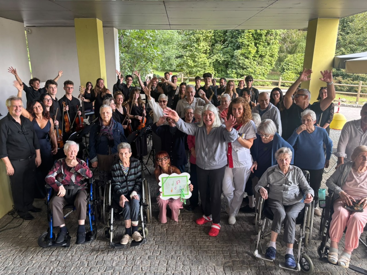 Il ritmo della memoria, la musica porta emozioni nella RSA Villa Serena