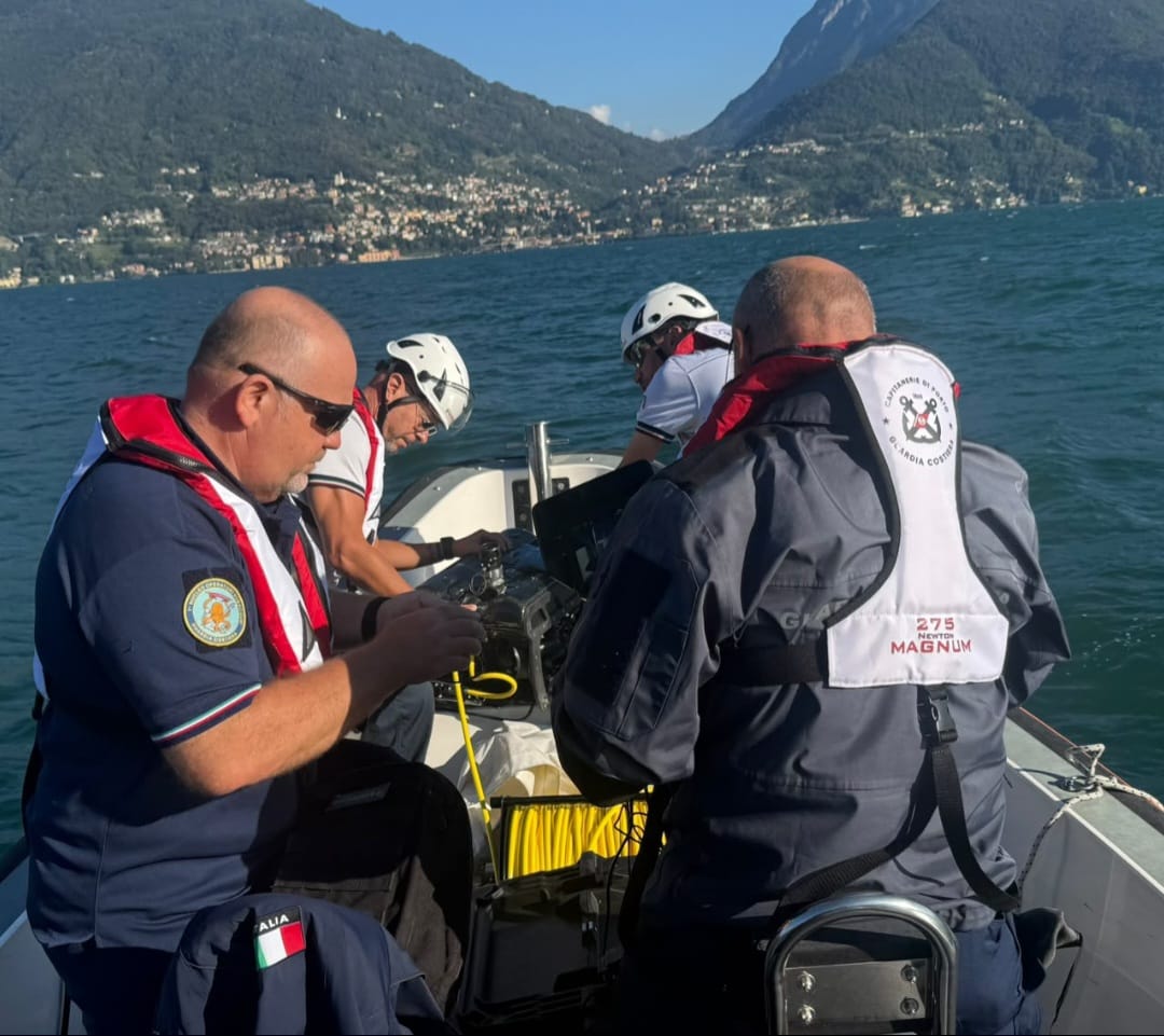 Turista disperso nel Lago di Como: arrivano i sub, ricerche con ROV e sonar