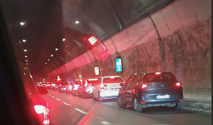 Incidente in galleria Monte Barro, traffico in tilt sulla SS36