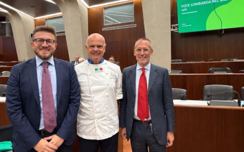 Enrico Derflingher premiato come «Voce lombarda nel mondo»: il riconoscimento all’eccellenza lecchese