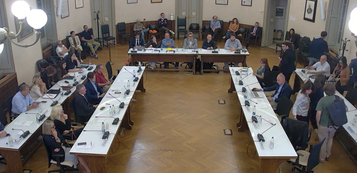 Commissione Garanzia, è scontro in Consiglio: la minoranza lascia l’aula