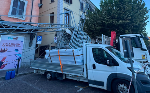Bellano, nuova chiusura sulla Sp72 per completare la rimozione della gru