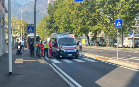 Lecco: anziana investita davanti al mercato