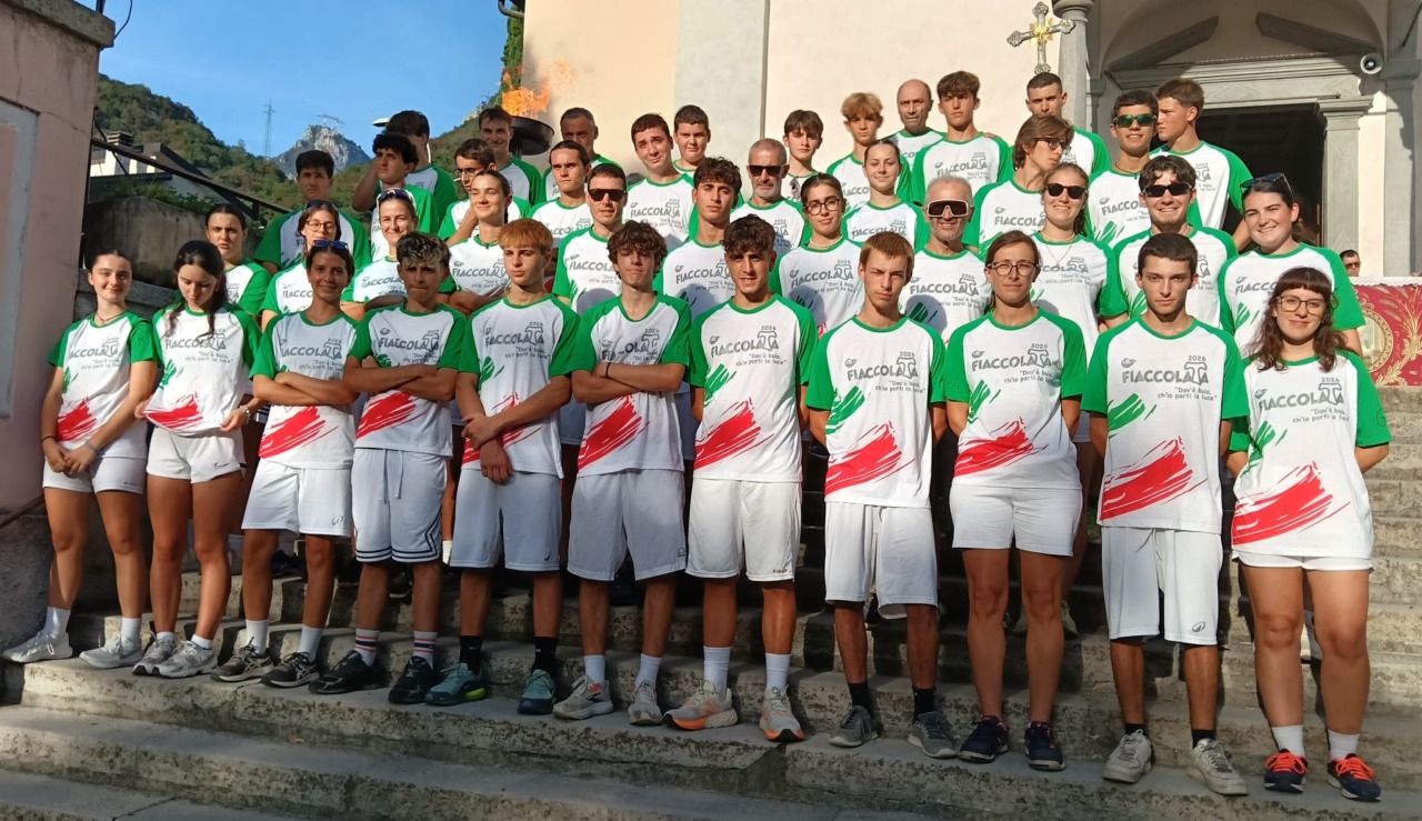 La 51esima fiaccolata da Assisi apre la festa rionale di Maggianico: 46 tedofori sulle orme di San Francesco