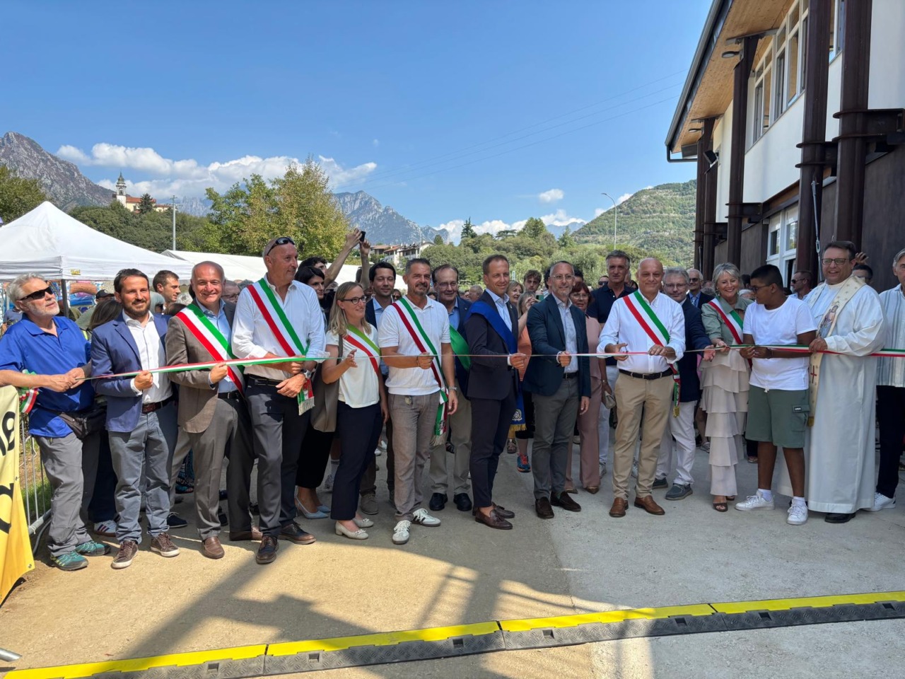 Isella, inaugurata la Porta dei Laghi: “Un luogo dalla doppia anima, tra associazionismo e iniziativa privata”