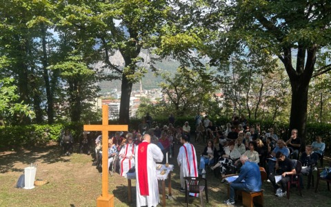 Malgrate Porto in festa: giochi, bancarelle e la celebrazione della messa al parco Belvedere