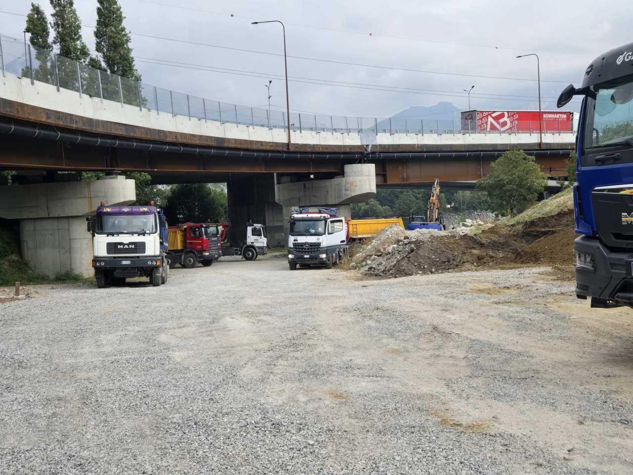 Ruspe al lavoro al parco Addio Monti: il sindaco annulla la protesta