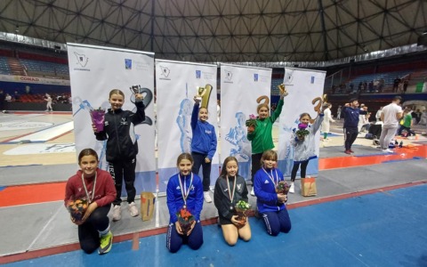 Circolo della Scherma Lecco, stagione al via con due medaglie