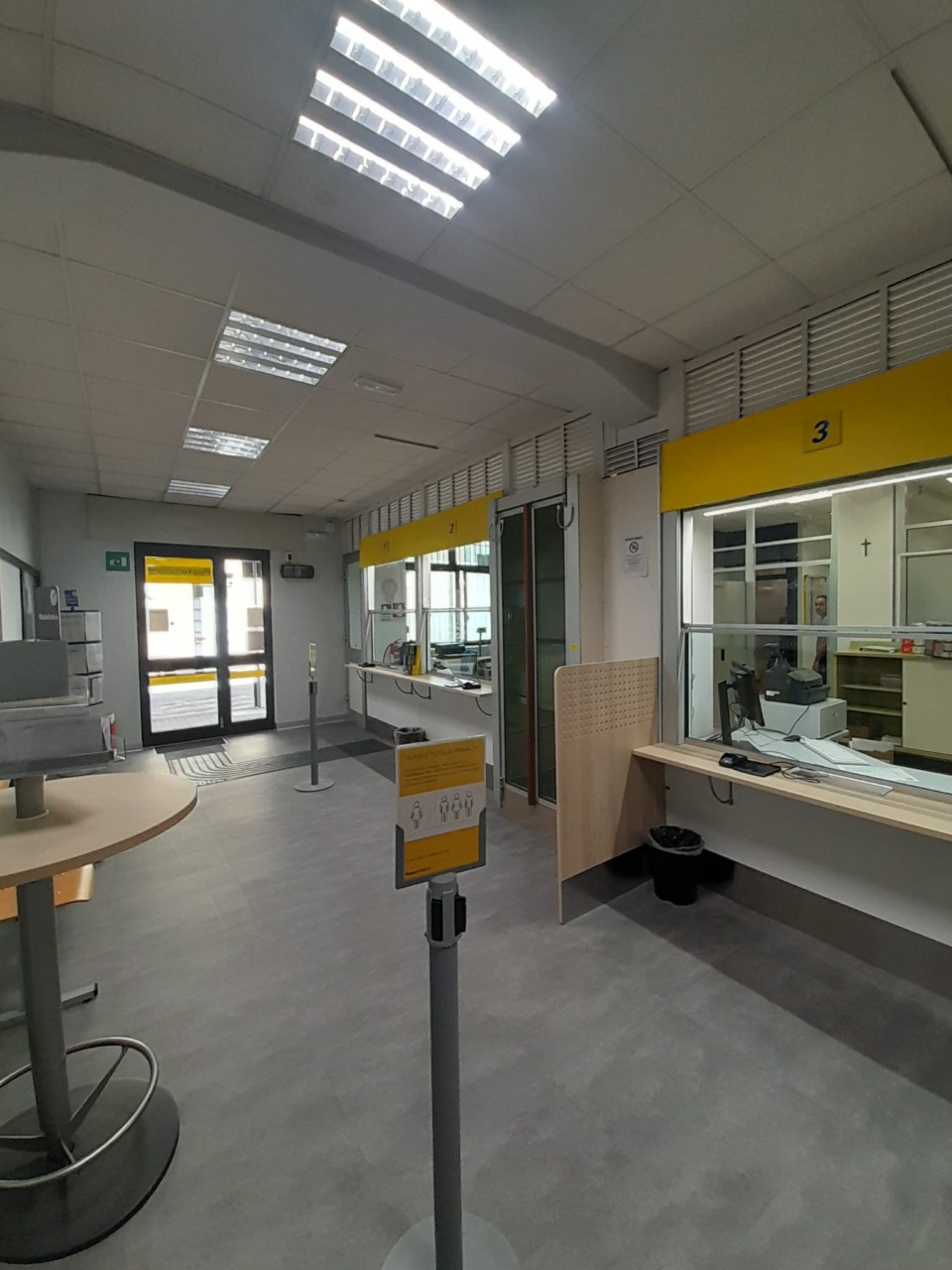 Bellano, riapre l’ufficio postale rinnovato con il progetto Polis