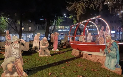 Natale a Lecco, dalla Regione 60mila euro per il grande presepe luminoso sul lungolago