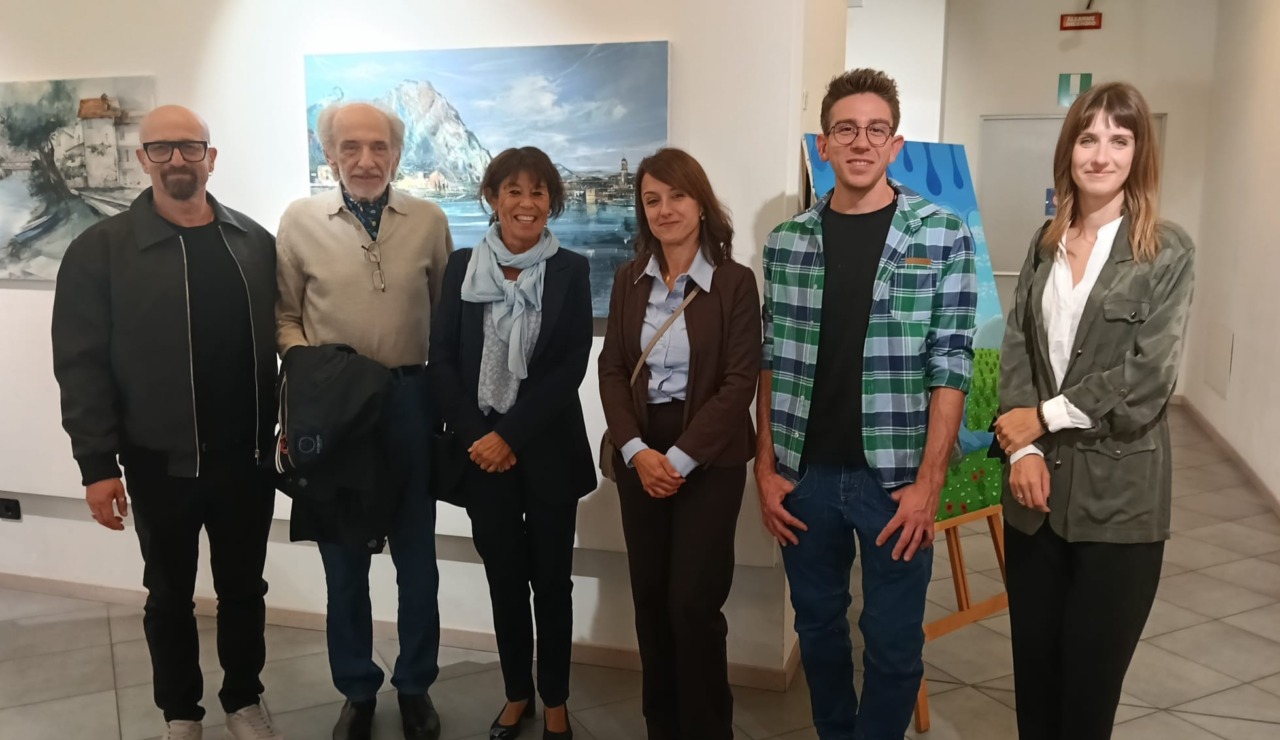 Diciotto artisti raccontano Lecco: inaugurata «In Riva» a Palazzo delle Paure