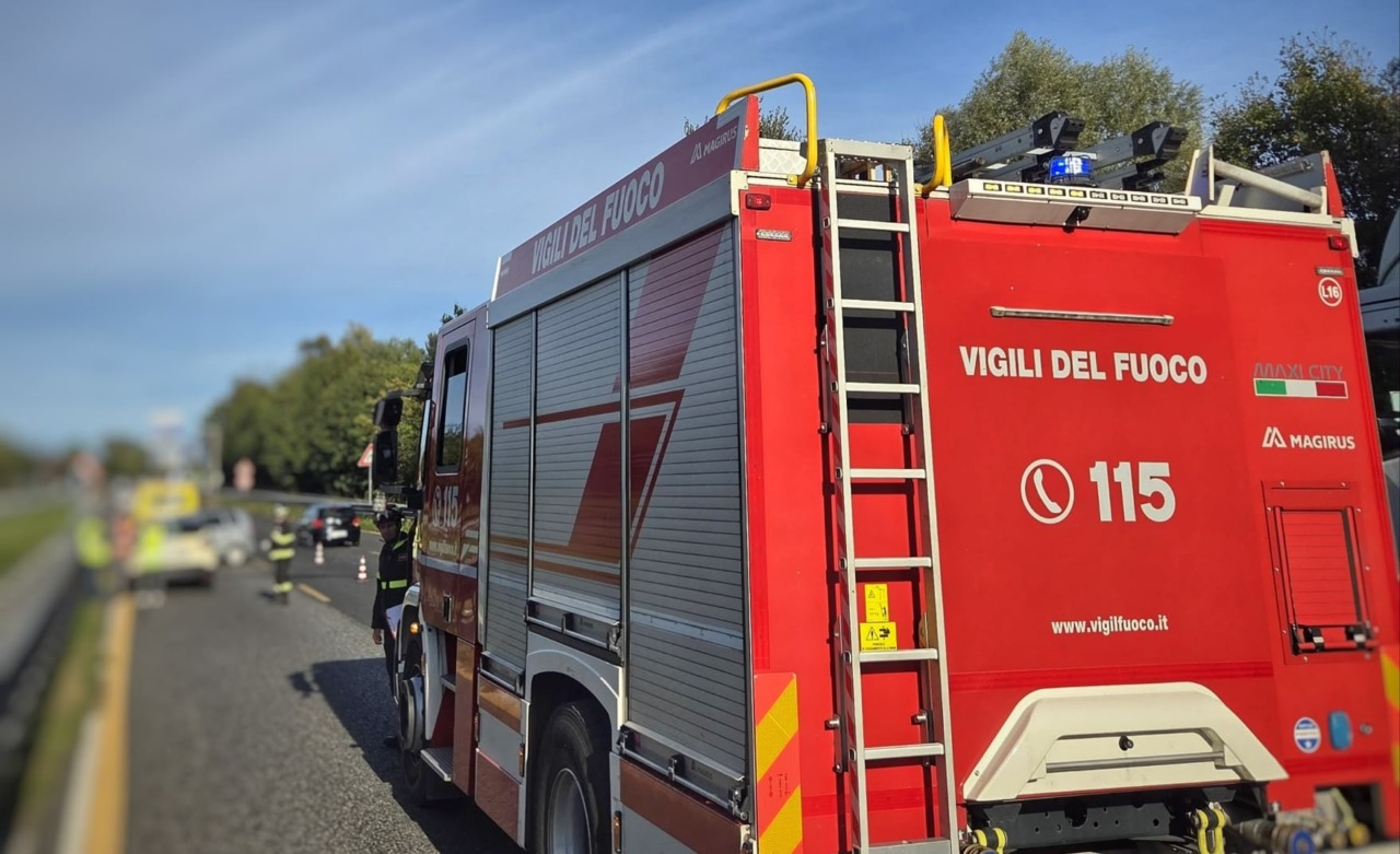 Incidente sulla Ss36: intervento dei Vigili del fuoco