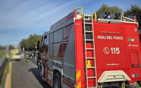 Incidente sulla Ss36: intervento dei Vigili del fuoco