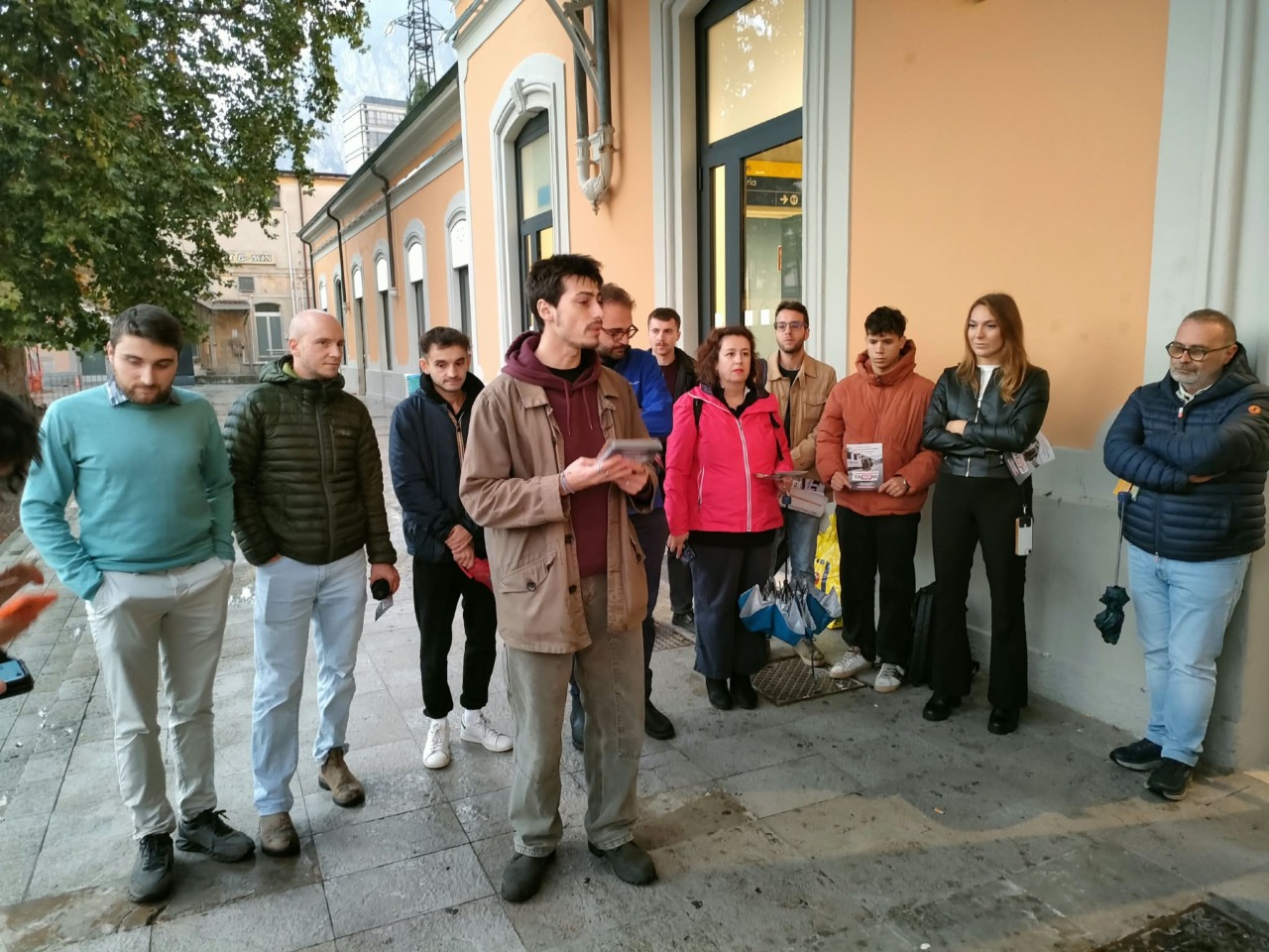 Trasporti ferroviari, da Lecco parte la mobilitazione dei pendolari: al via la raccolta firme per una legge regionale
