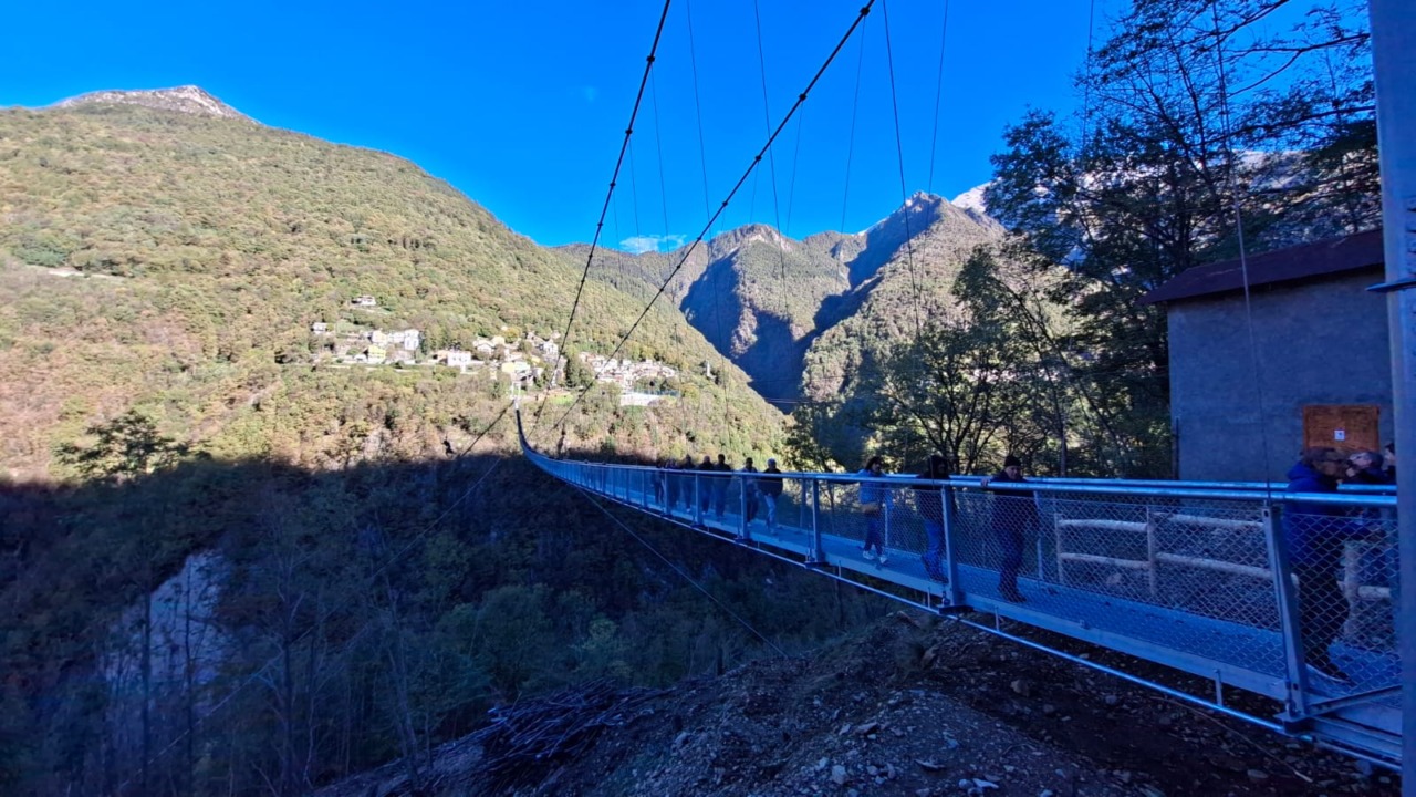 Inaugurato il Ponte dei Minatori: una passerella turistica per guardare al futuro e rilanciare il territorio