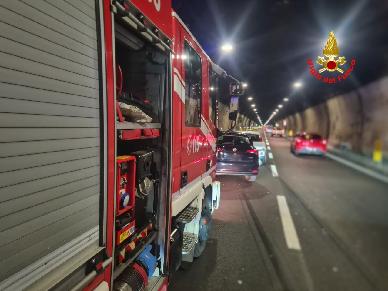 Tre incidenti stradali nella notte: intervento dei Vigili del fuoco
